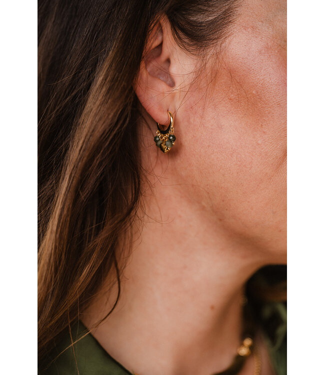 By Shir Oorbellen klein bohemian dot groen