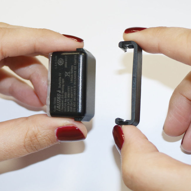 Lalizas Safelite IV LED Flashing Life Jacket Light Pirates Cave Chandlery