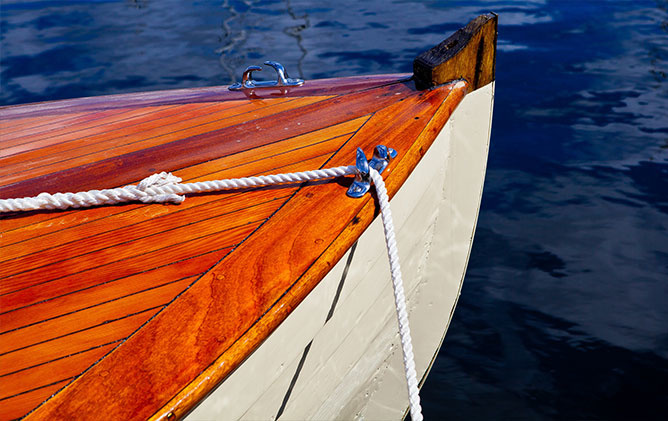 How To Varnish A Boat