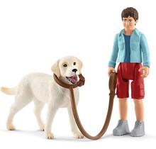 Schleich 42478 Wandeling met labrador retriever