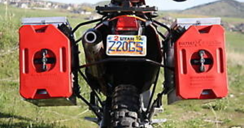 Hoe neem je extra brandstof mee met de motor?