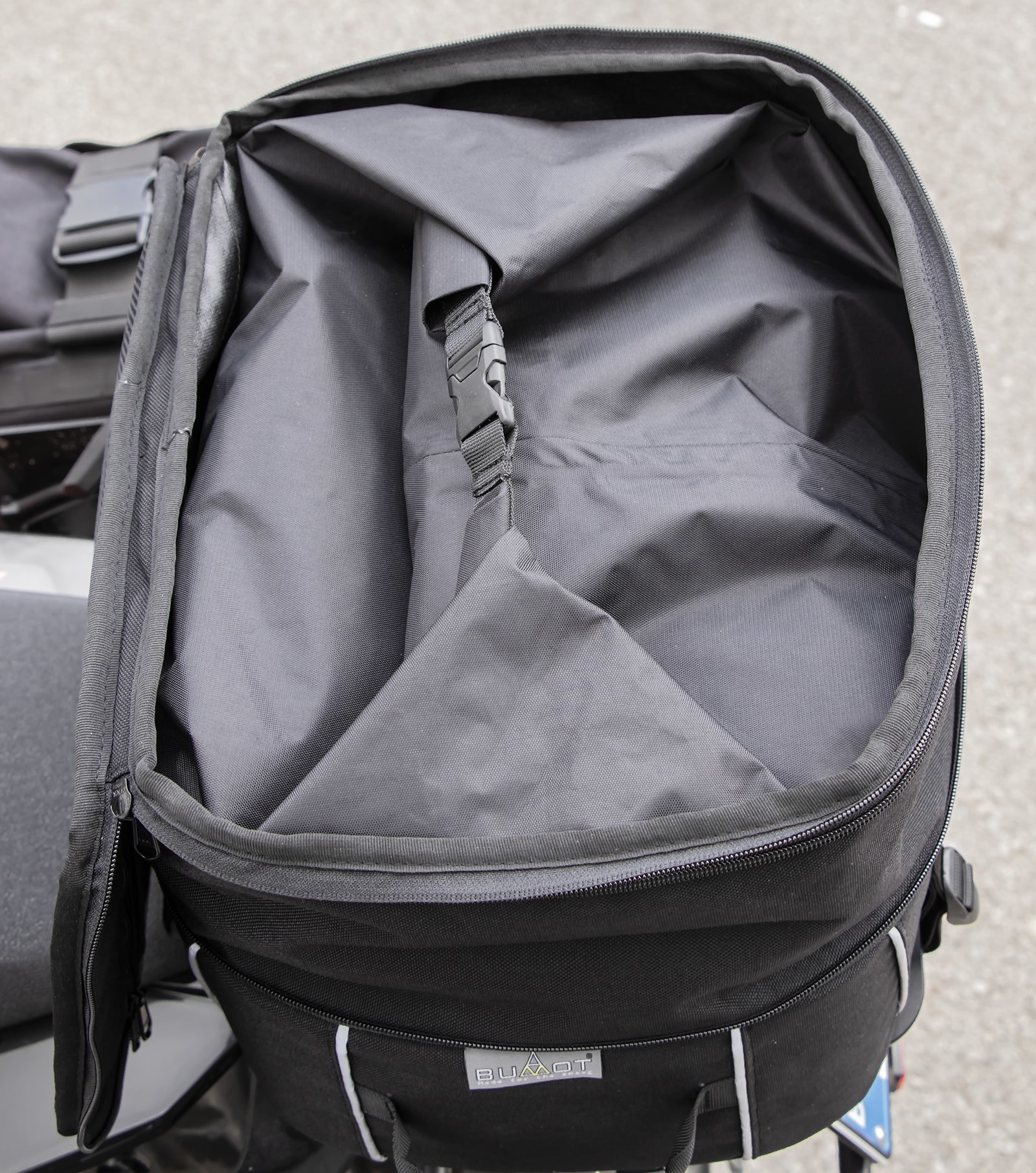 BUMOT - Xtremada Soft Luggage achtertas