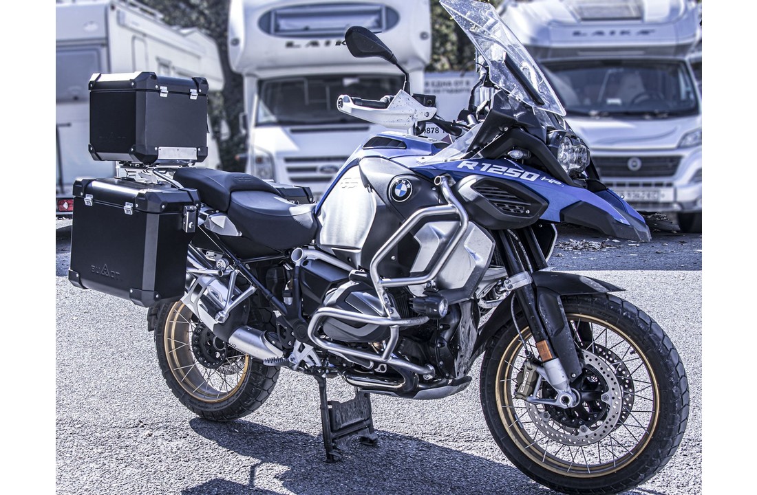BUMOT Defender EVO Topcase with mountingrack R1250GSA LC