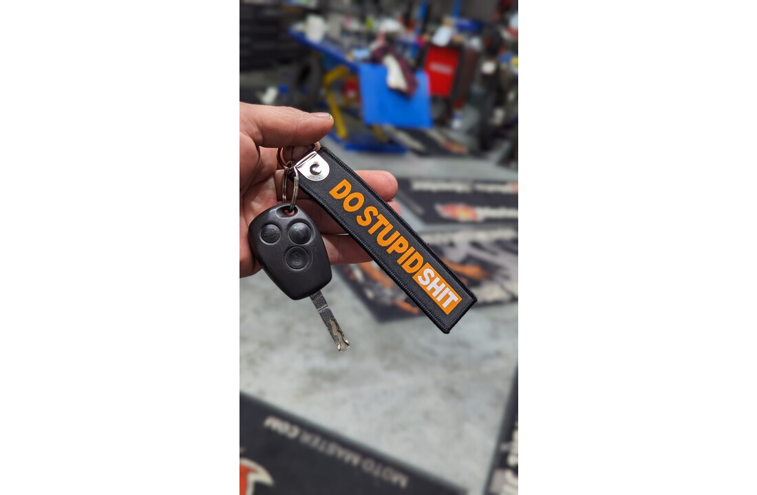 Allroadmoto - Sleutelhanger 'DO STUPID SH*T' (Verzending inbegrepen in prijs)