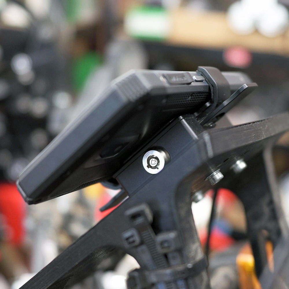 Thork Racing - DMD-T665 Magnetische Houder met Laadfunctie