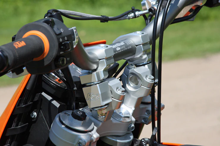 ROX Anti-Vibration Pivoting Handlebar Risers – 50.8 mm Rise for 28.6 mm Handlebars