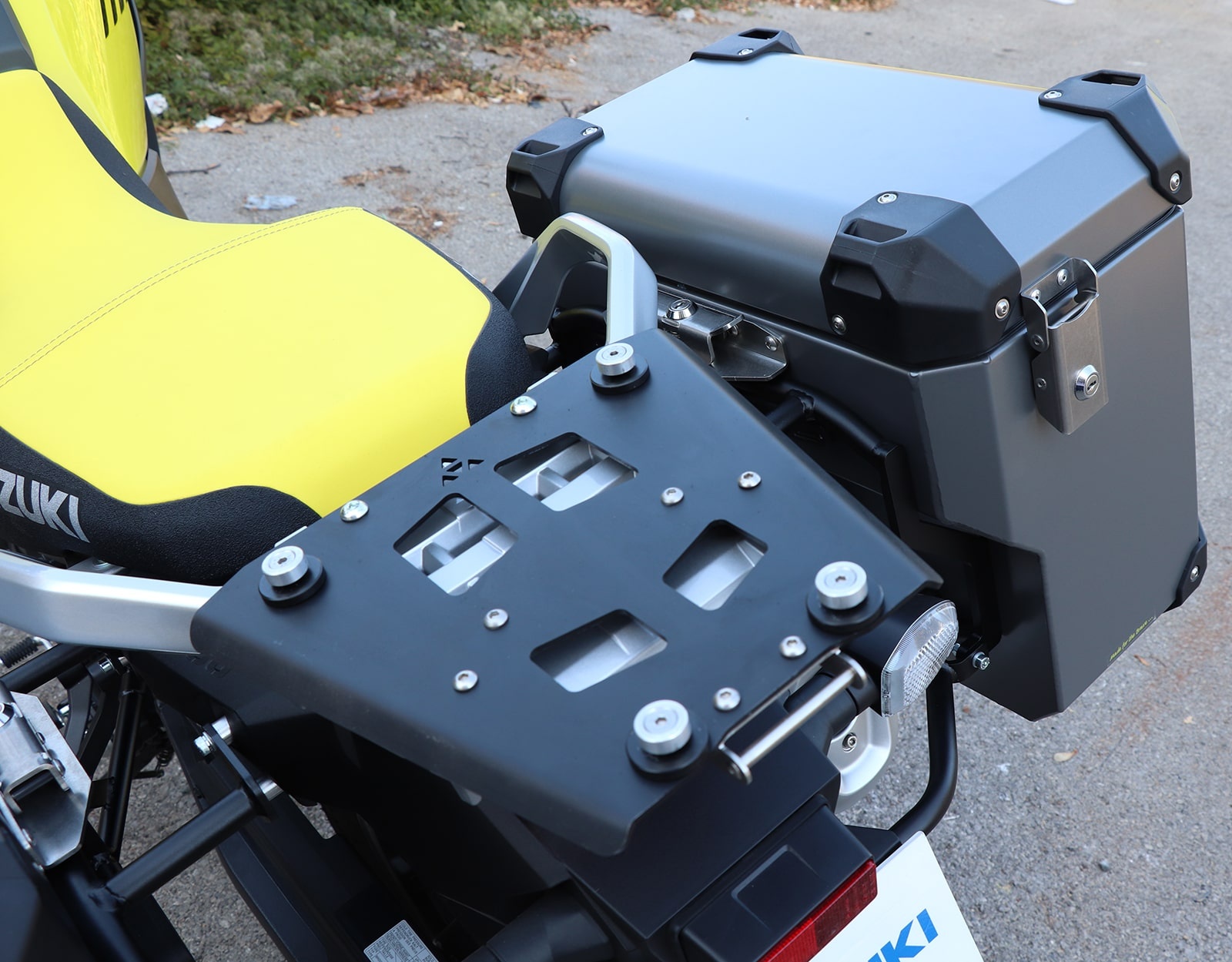 BUMOT Defender EVO Topcase moutingplate - Suzuki DL1000 V-strom (+'14)