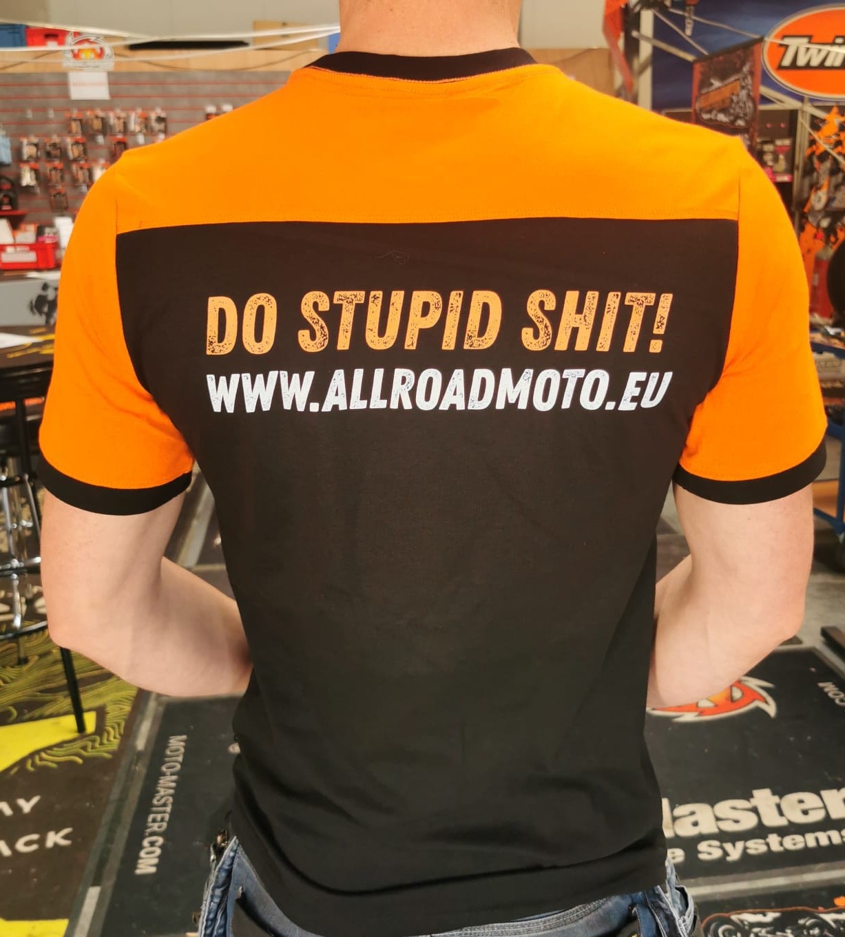 Allroadmoto - Tshirt (DO STUPID SHIT)