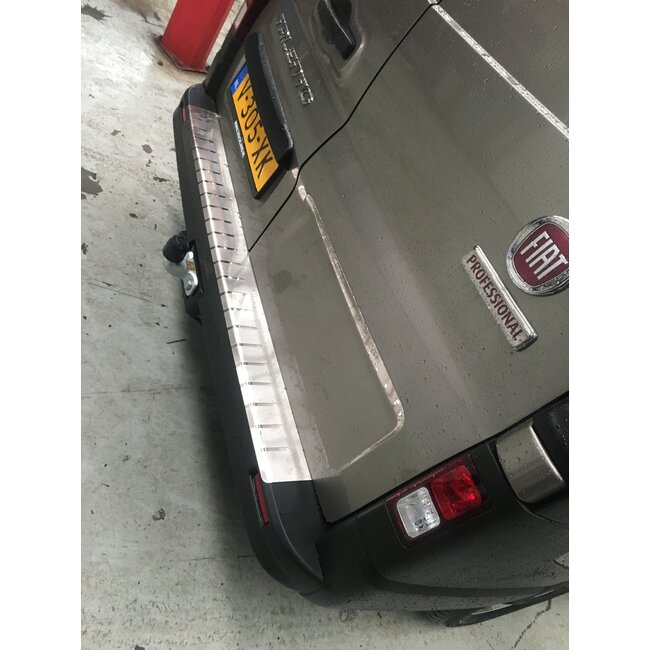 Opel Vivaro Renault Trafic Nissan Primastar Bumperplaat Bumperbeschermplaat