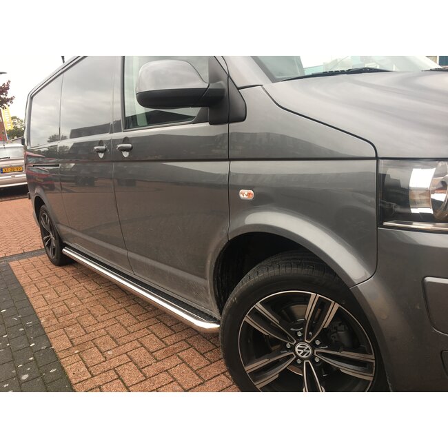 VW T5 Sidebars buis 60 mm met RVS trede (set van 2 stuks)