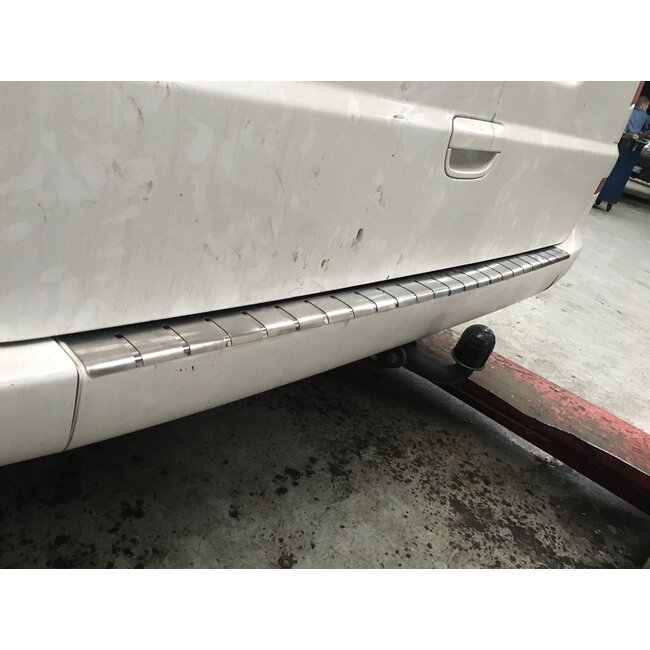 Mercedes-Benz Vito W639 (na 2003) Bumperplaat