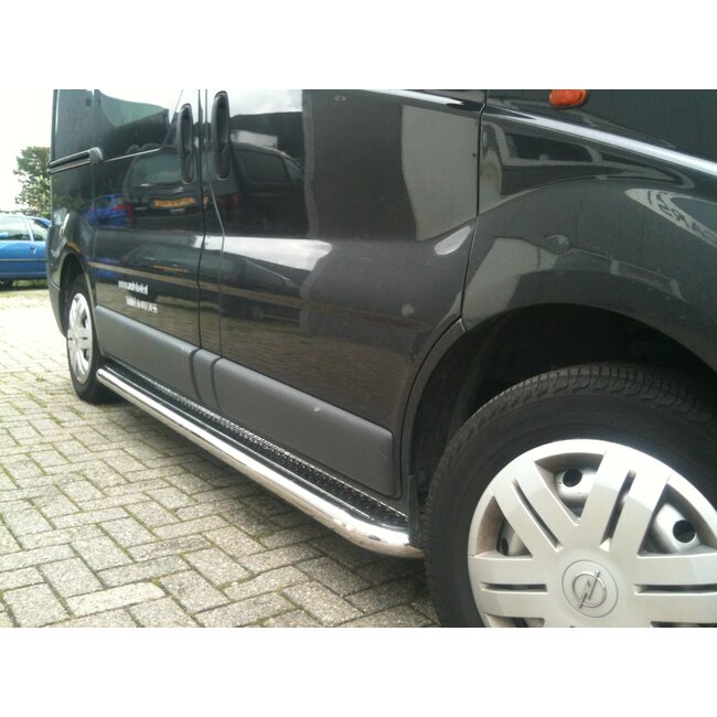 Opel Opel Vivaro|Nissan Sidebars buis 60 mm met RVS trede (set van 2 stuks)