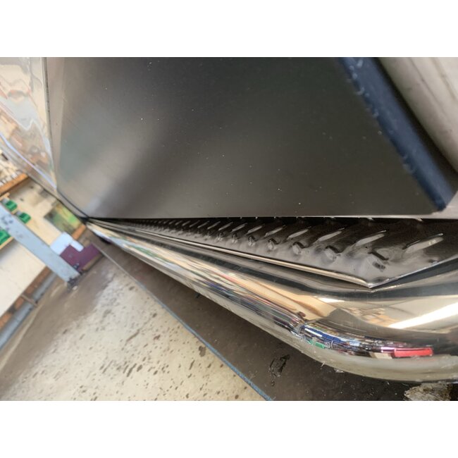 Opel Opel Vivaro|Nissan Sidebars buis 60 mm met RVS trede (set van 2 stuks)