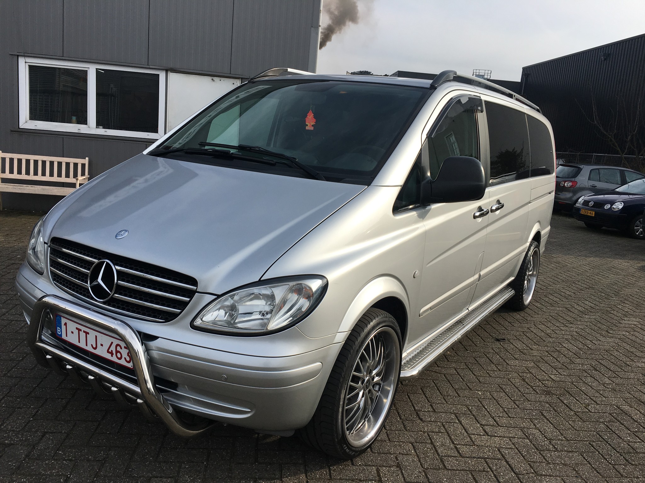 MercedesBenz Vito W639 W447 Sidebars met RVS trede BestCarstyling