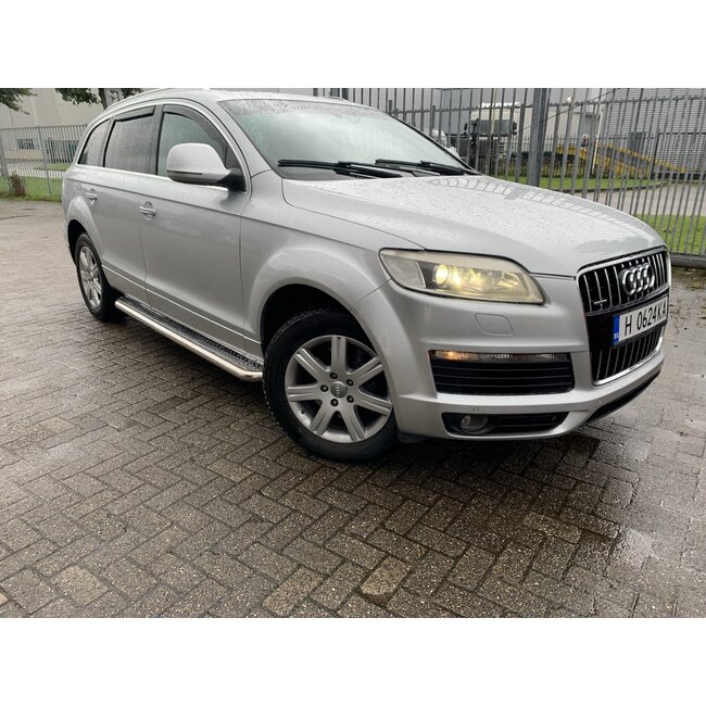 Audi Q7 Sidebars met rvs trede