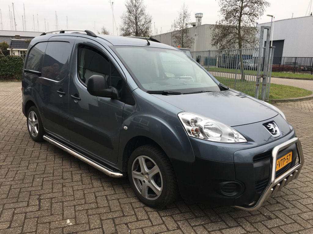 Berlingo Partner Tepee Sidebars met rvs trede BestCarstyling