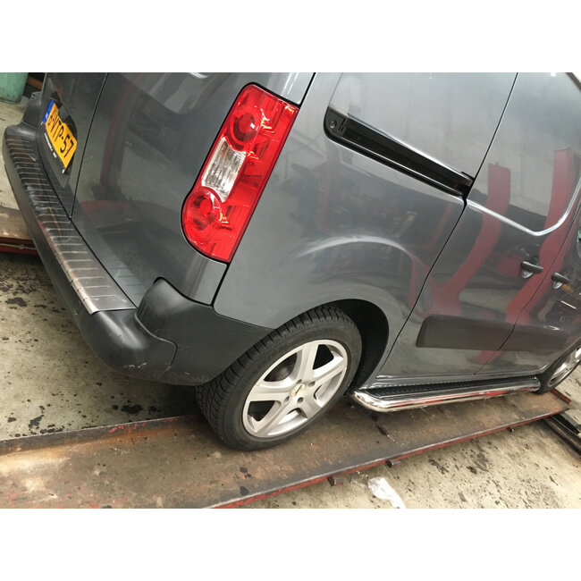 Berlingo Partner Tepee Sidebars met rvs trede