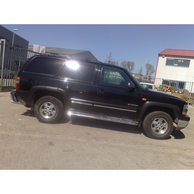 Chevrolet Tahoe Sidebars met rvs trede