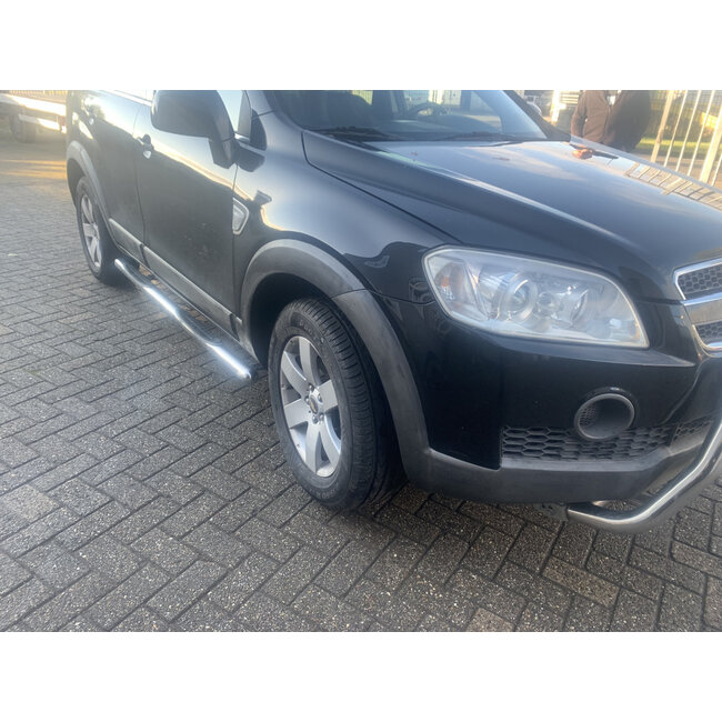 Chevrolet Captiva Sidebars 70mm met opstapjes recht model