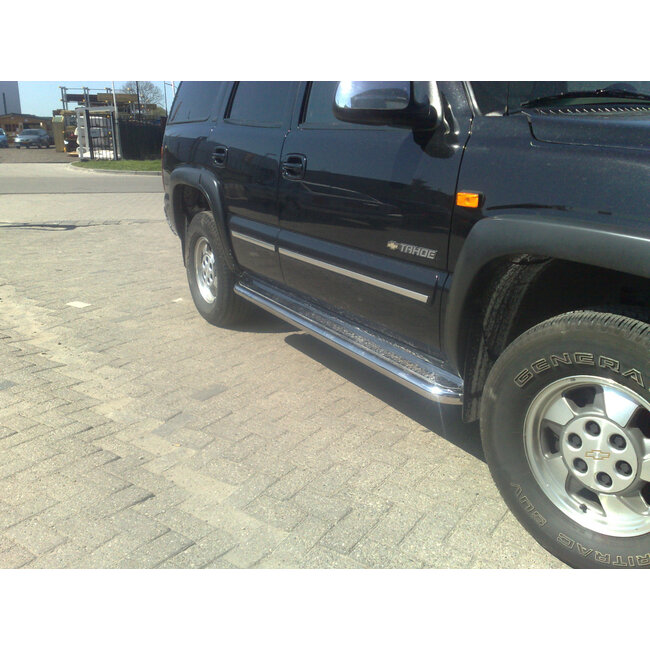 Chevrolet Tahoe Sidebars met rvs trede