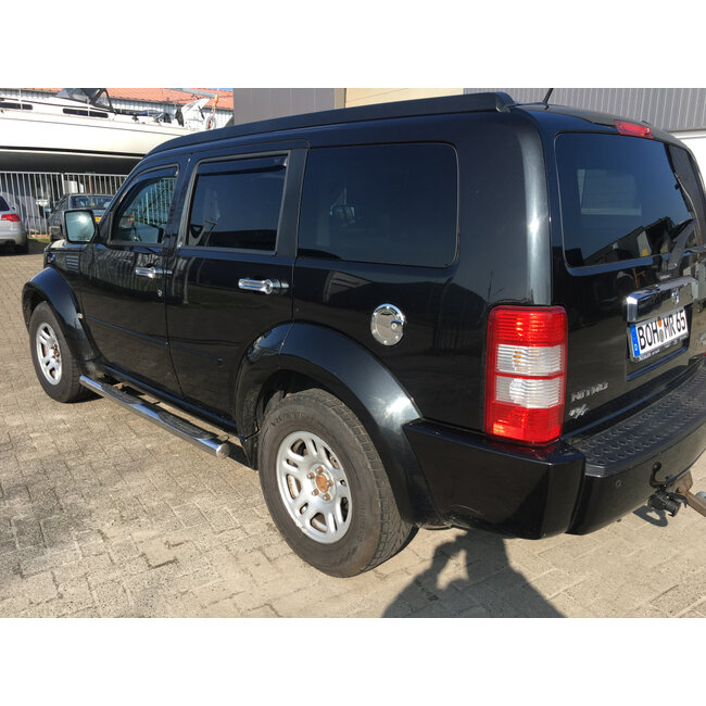 Dodge Nitro sidebars met steps