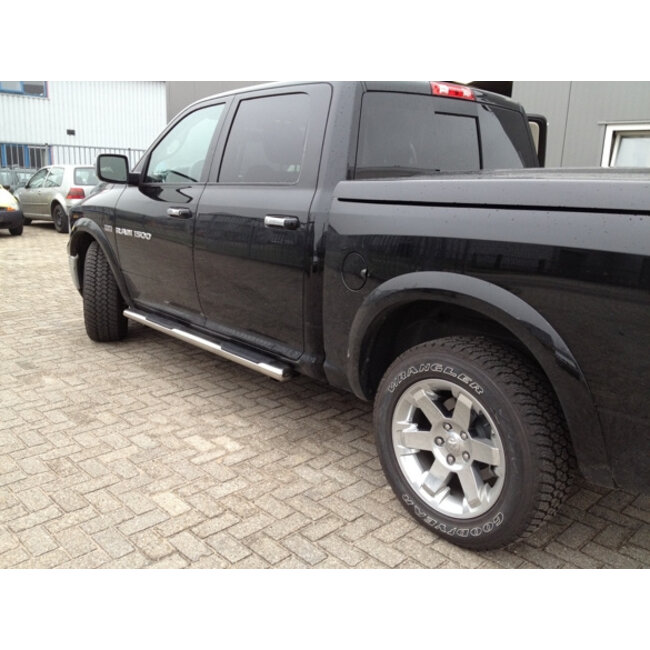 Dodge Ram 1500 Sidebars met opstapjes 70mm dik