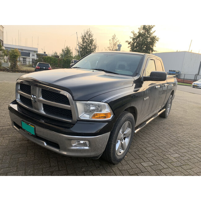 Dodge ram sidebars met steps