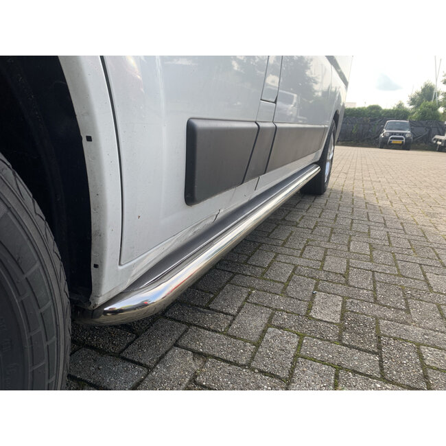 Fiat Ducato Sidebars met rvs platen L1