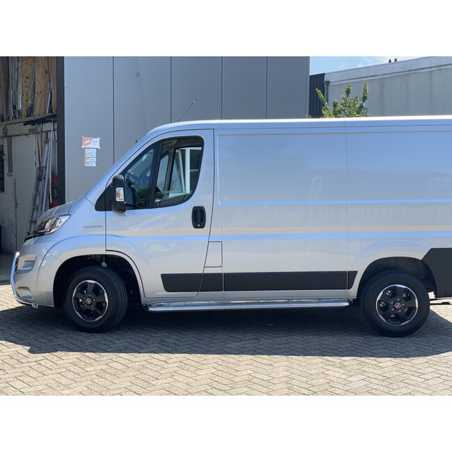 Fiat Ducato Sidebars met rvs platen L1
