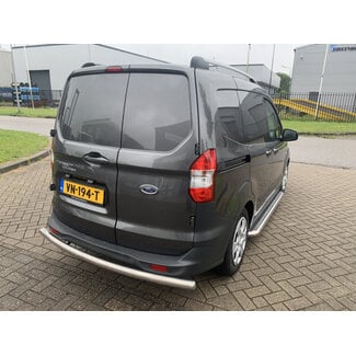 Ford Transit Courier Sidebars met rvs trede L2