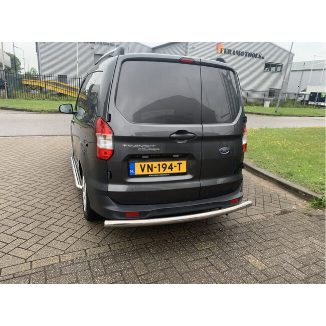 Ford Transit Courier Sidebars met rvs trede L2