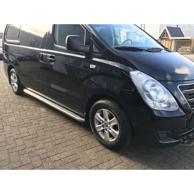 Hyundai H1 H300 Sidebars buis 60 mm met RVS trede L1