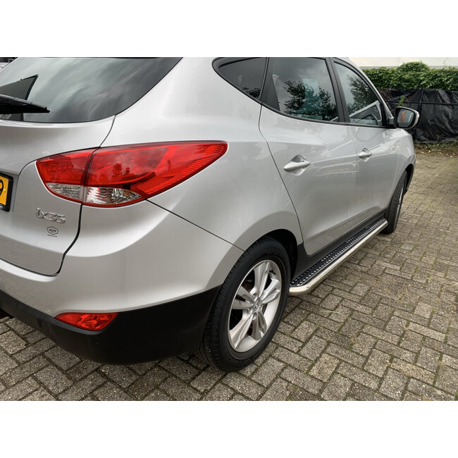Hyundai IX 35 Sidebars met rvs treeplanken