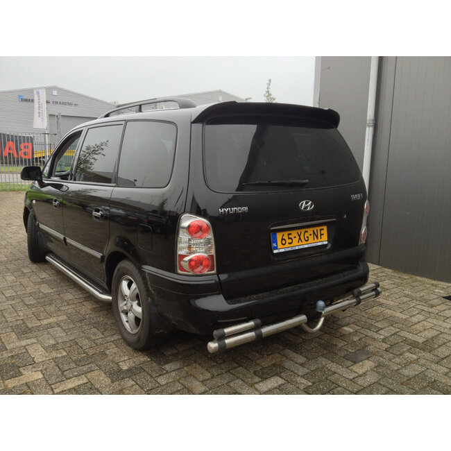 Hyundai Trajet Sidebars met rvs treeplanken