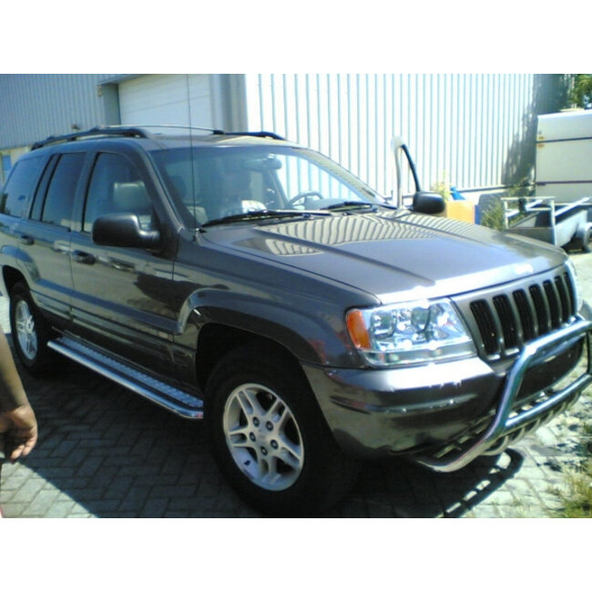 Jeep Cherokee Sidebars met aluminium trede