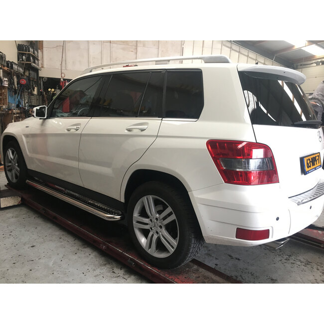 Mercedes GLK Sidebars met rvs traanplaat