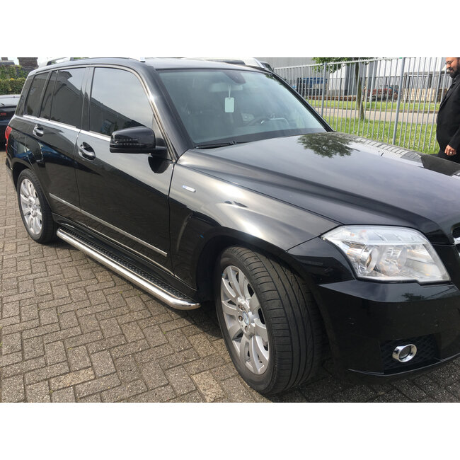 Mercedes GLK Sidebars met rvs traanplaat