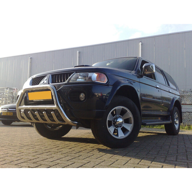 Mitsubishi Pajero Pushbar Bullbar