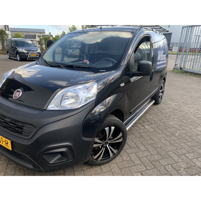 Citroën Nemo Peugeot Bipper Fiat Fiorino Sidebars met rvs trede