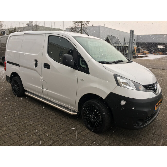 Nissan NV200 Sidebars met rvs trede