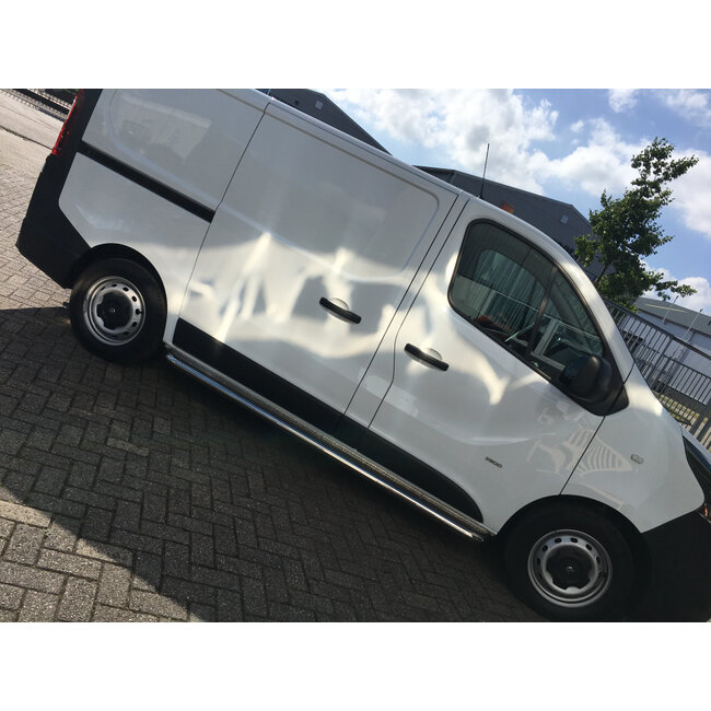 Nissan Primastar X82 Sidebars met traanplaat