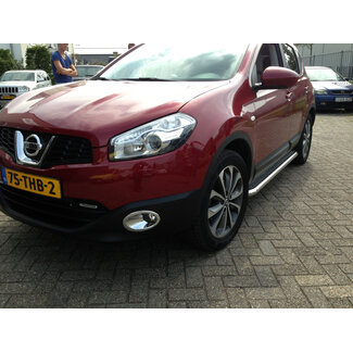 Nissan Qashqai Sidebars met aluminium trede