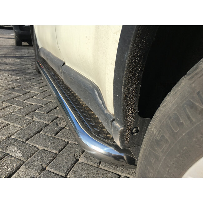 Nissan X-Trail 2008-2010 Sidebars met rvs trede