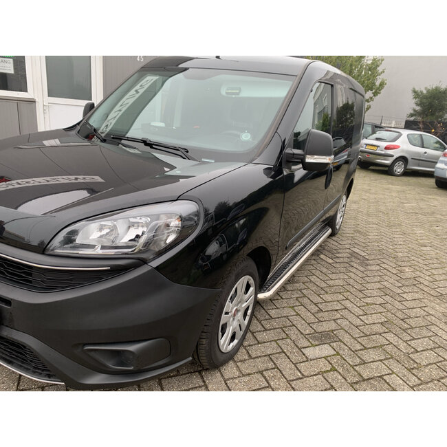 Opel Combo Sidebars met rvs trede L2