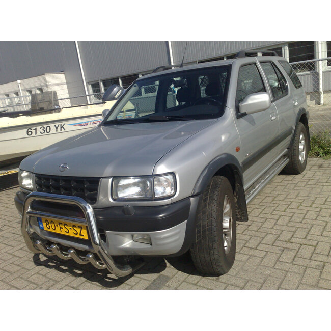 Opel Frontera Sidebars met rvs trede