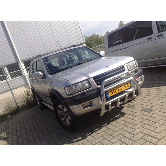 Opel Frontera Sidebars met rvs trede