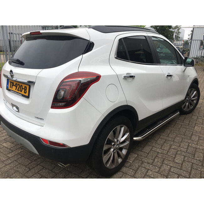 Opel Mokka Sidebars met rvs platen