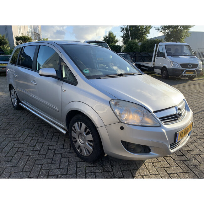 Opel Zafira Sidebars rechte buis