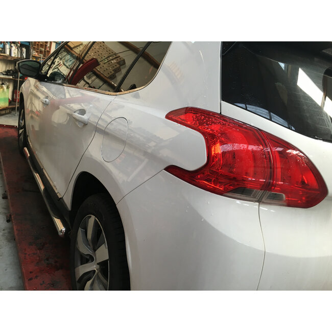 Peugeot 2008 Sidebars 70mm met opstapjes