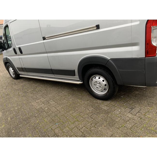 Peugeot Boxer 3 Sidebars met rvs platen L1